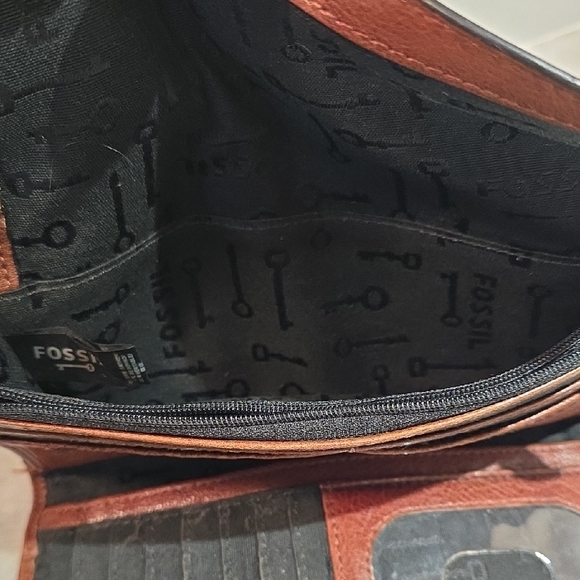 Fossil Brown Leather Long Wallet with Metal Clasp - Picture 10 of 15